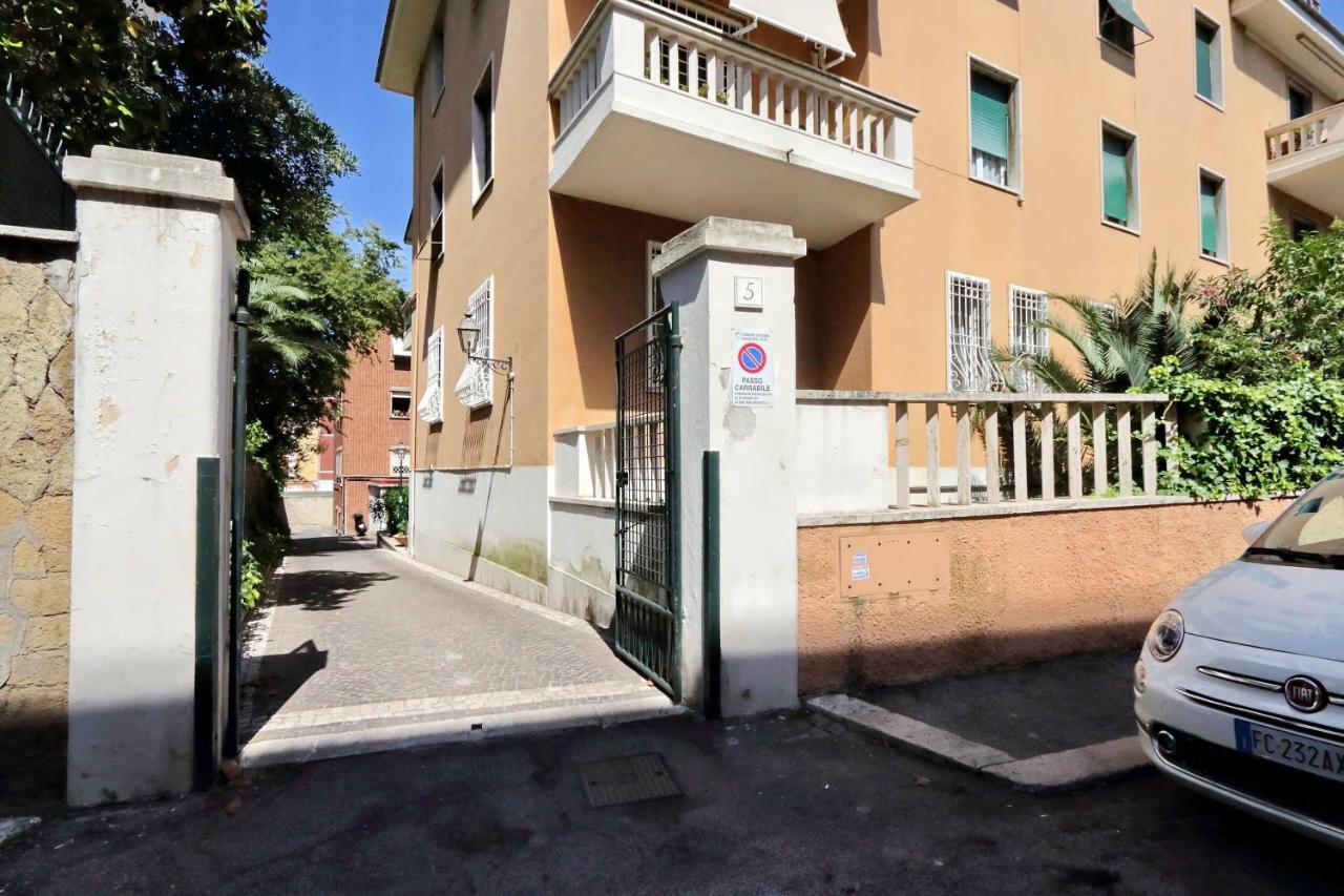 St Peter Mediatrice Apartment Рим Экстерьер фото